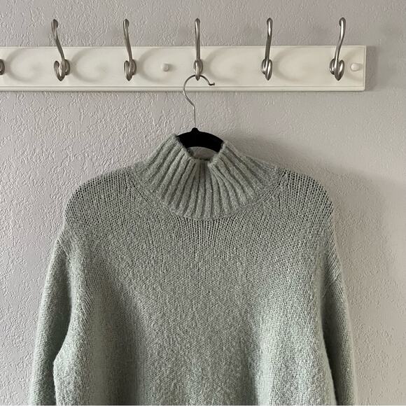H&M Oversized Mint Green Turtleneck Sweater - Picture 3 of 5